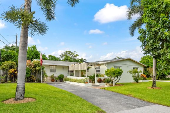 5601 Souchak Drive, West Palm Beach, FL 33413