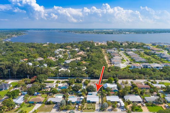 2574 Roberta, Jensen Beach, FL 34957