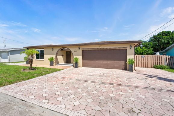 2500 85, Sunrise, FL 33322