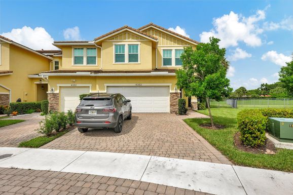 4353 Lago, Deerfield Beach, FL 33064