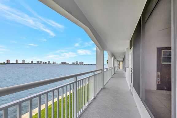 100 Shore, North Palm Beach, FL 33408