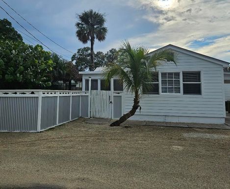 2492 Pine, Jensen Beach, FL 34957