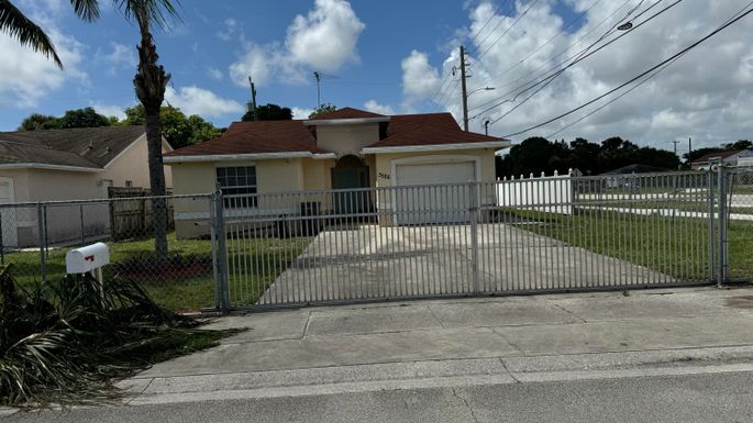 3526 Hiawatha, West Palm Beach, FL 33409