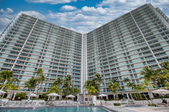 100 Bayview, Sunny Isles Beach, FL 33160