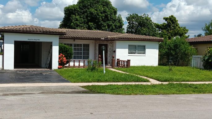 4569 40th, Lauderdale Lakes, FL 33319