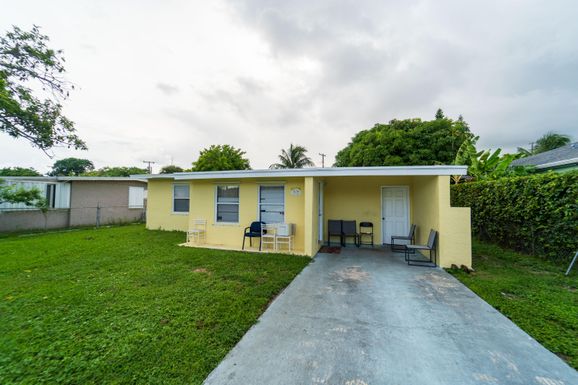 206 14th, Delray Beach, FL 33444