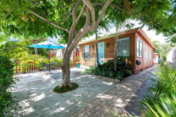 17 L, Lake Worth Beach, FL 33460