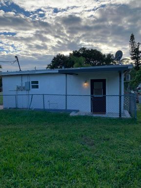 4671 Sunset, West Palm Beach, FL 33415