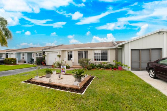 400 Lakewood, Margate, FL 33063