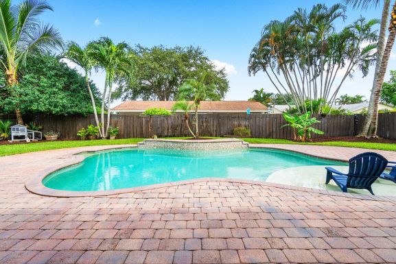 5440 Sandhurst, Lake Worth, FL 33463