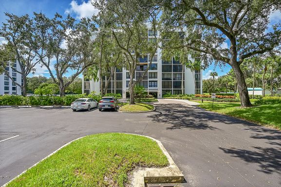 7835 Lakeside, Boca Raton, FL 33434