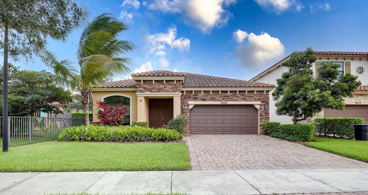 8985 Gulf Run, Lake Worth, FL 33467