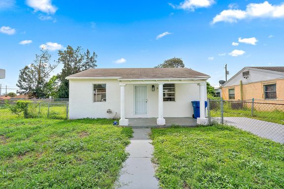 579 4th, Riviera Beach, FL 33404