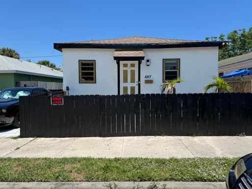 1017 18th, West Palm Beach, FL 33407