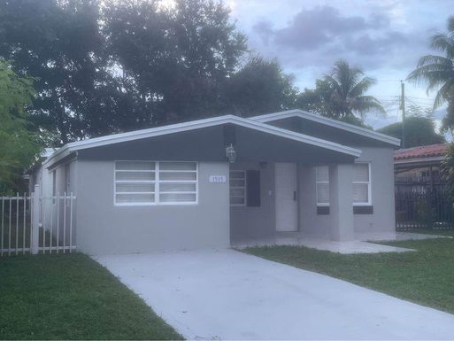 1515 171, North Miami Beach, FL 33162