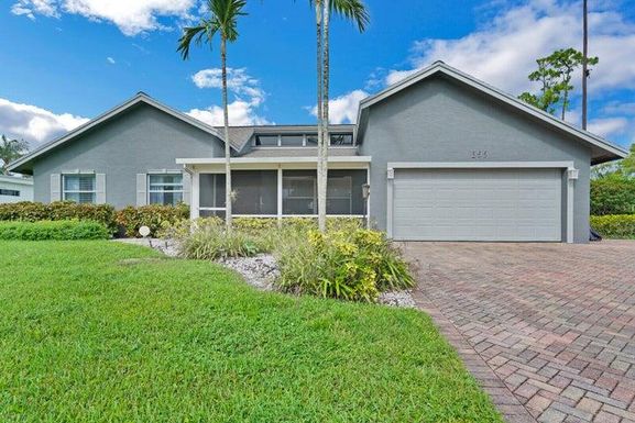 399 Wranglewood, Wellington, FL 33414