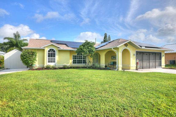 907 Starflower, Sebastian, FL 32958