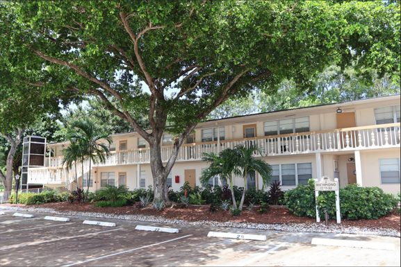 31 Richmond D, Deerfield Beach, FL 33442