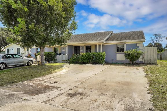 2918 Amherst, Stuart, FL 34997