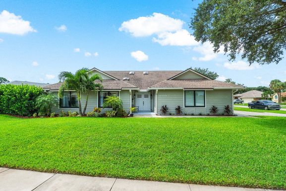 1009 Cherry, Wellington, FL 33414