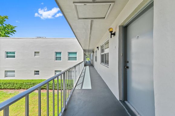 331 Burgundy G, Delray Beach, FL 33484