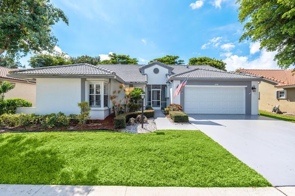 8261 Lake Cypress, Lake Worth, FL 33467