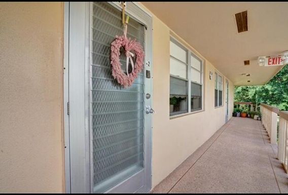 42 Hastings C, West Palm Beach, FL 33417