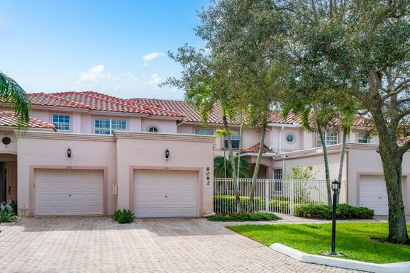 8082 Aberdeen, Boynton Beach, FL 33472