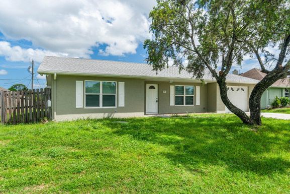 741 Byron, Port Saint Lucie, FL 34983