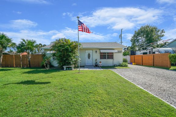 9052 Fountain, Lake Worth, FL 33467