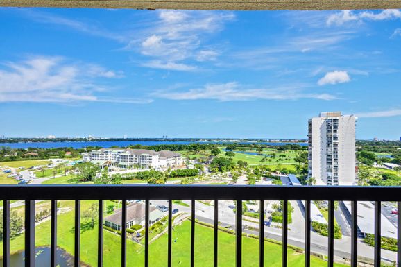 2450 Presidential, West Palm Beach, FL 33401