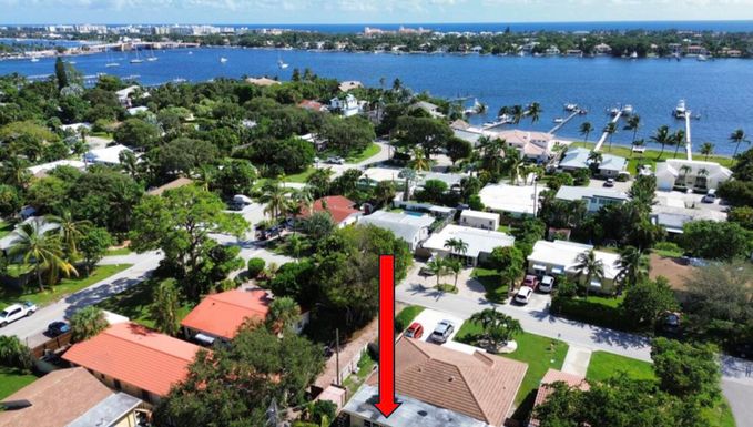 817 Lake, Lantana, FL 33462