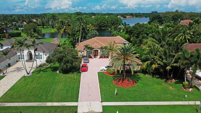 4475 Hunting, Lake Worth, FL 33467