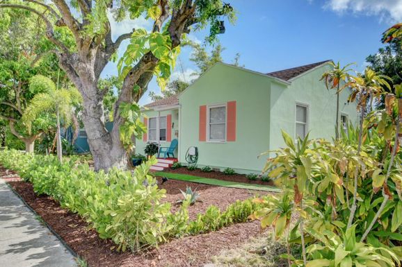 1128 L, Lake Worth Beach, FL 33460