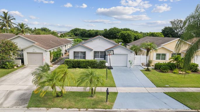 9075 Pine Springs, Boca Raton, FL 33428