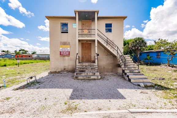 511 5th, Belle Glade, FL 33430