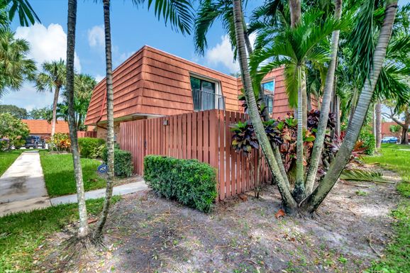 1510 Augusta, Delray Beach, FL 33445