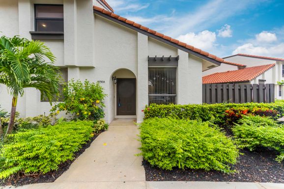 5790 Fox Hollow, Boca Raton, FL 33486