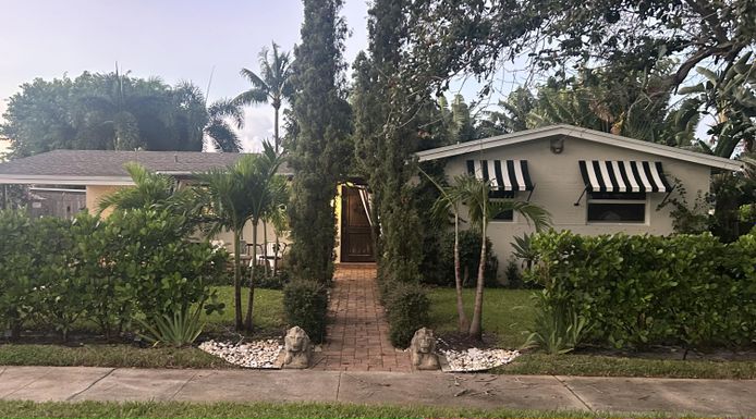 2565 Meadow, West Palm Beach, FL 33406