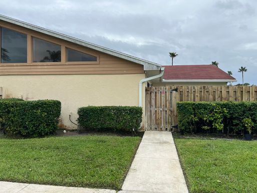 4345 Woodstock, West Palm Beach, FL 33409