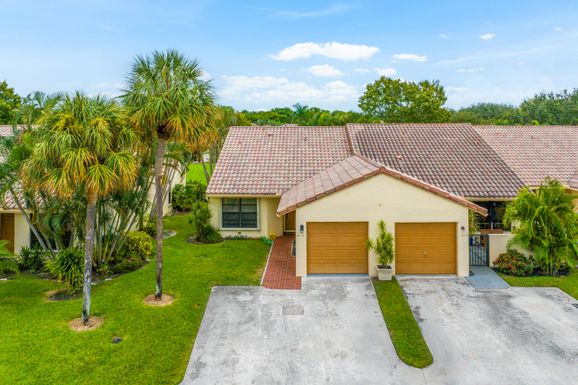 417 Cottonwood, Boca Raton, FL 33431