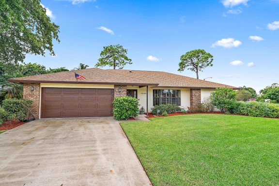 7285 Woodland Creek, Lake Worth, FL 33467