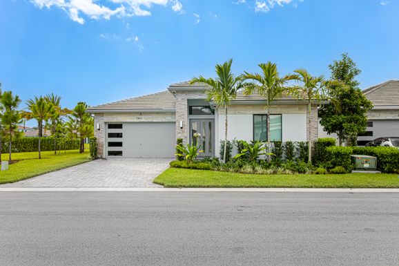 7451 Estero, Lake Worth, FL 33463