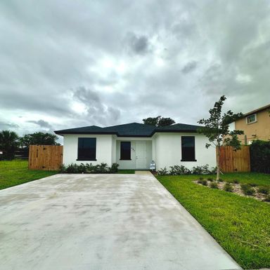 587 7th, Riviera Beach, FL 33404