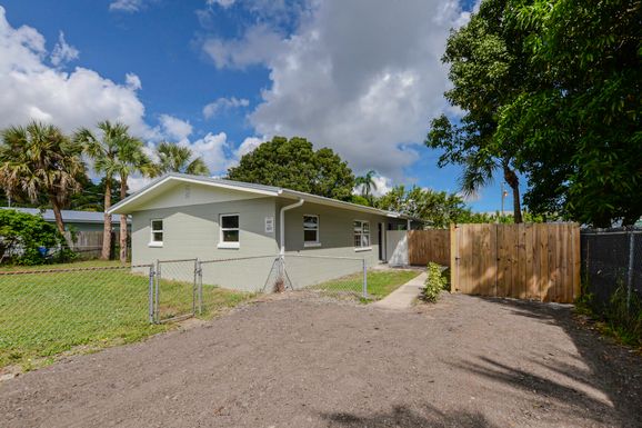 377 Tejon, Stuart, FL 34996