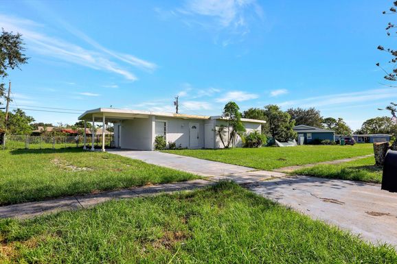 109 Calmoso, Port Saint Lucie, FL 34983