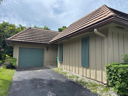 1902 Coquina, Coral Springs, FL 33071