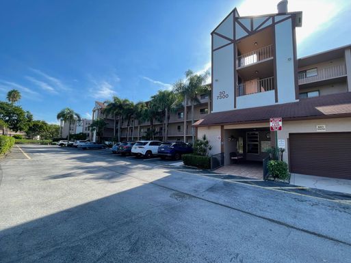 7300 Amberly, Delray Beach, FL 33446