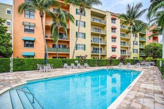 1640 Presidential, West Palm Beach, FL 33401