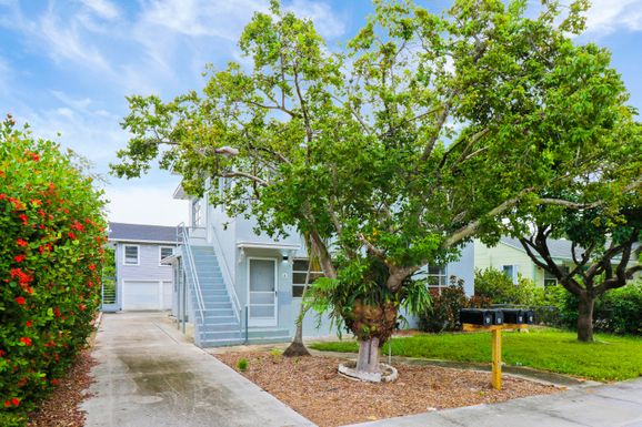 1118 J, Lake Worth Beach, FL 33460